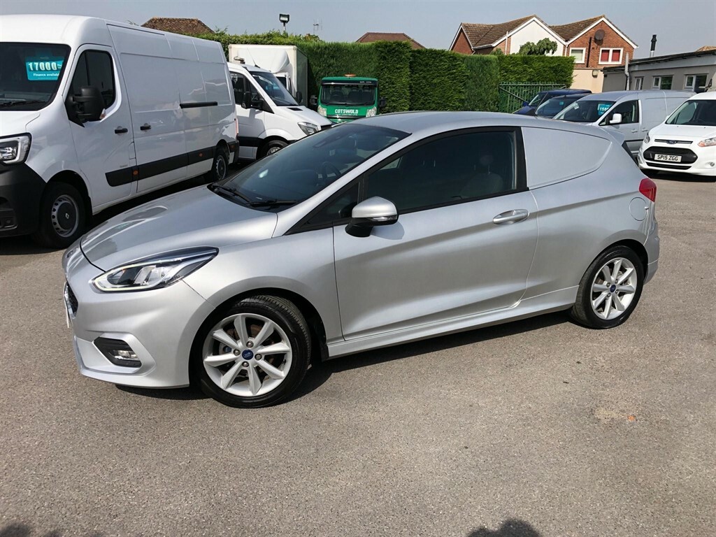 Compare Ford Fiesta 1.0T Ecoboost Sport Euro 6 Ss CT19BLV Silver