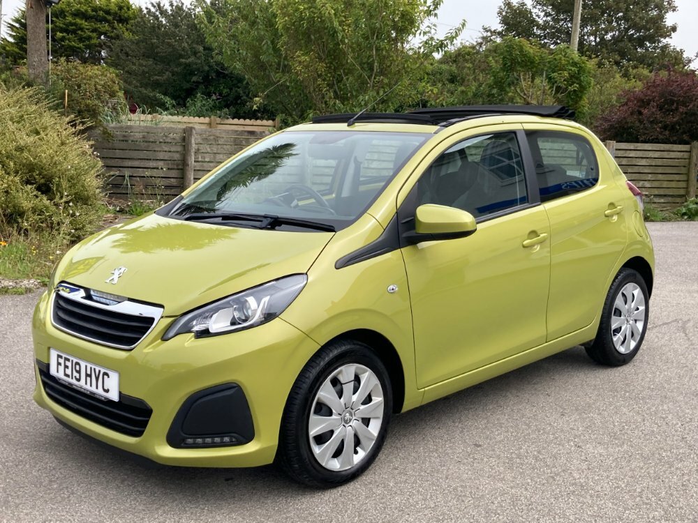 Compare Peugeot 108 1.0 72 Active Reduced, Save 500 FE19HYC Green