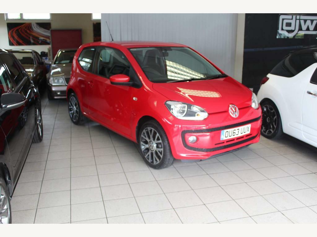 Compare Volkswagen Up 1.0 Rock Up Euro 5 OU63UUX Red