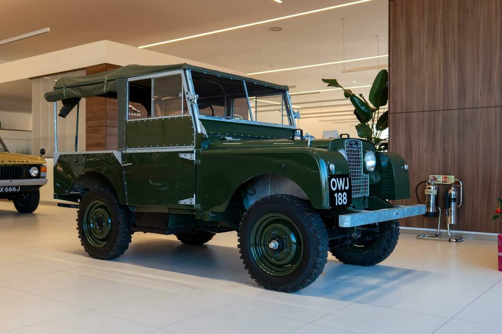 Compare Land Rover Series I Others OWJ188 Green