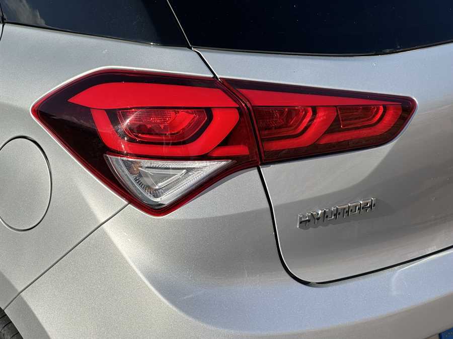 Compare Hyundai I20 T-gdi Premium Nav Hatchback WN18PLF Silver