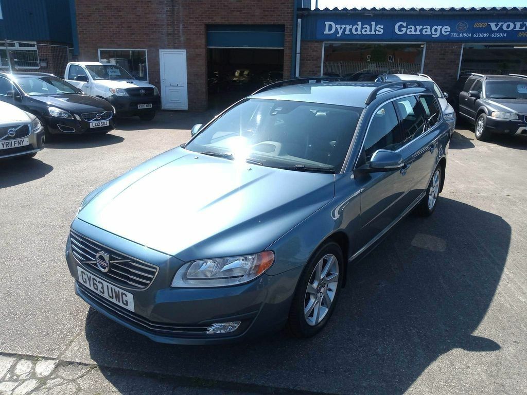 Compare Volvo V70 2.0 D3 Se Nav Geartronic Euro 5 Ss GY63UWG Blue