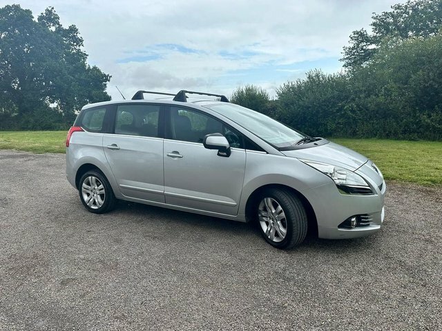 Compare Peugeot 5008 1.6 Hdi Active 112 Bhp KW12ERY Silver