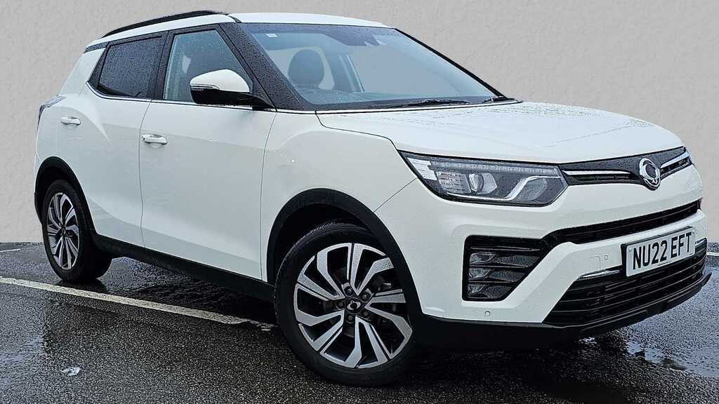 Compare SsangYong Tivoli 1.5P Ultimate NU22EFT White