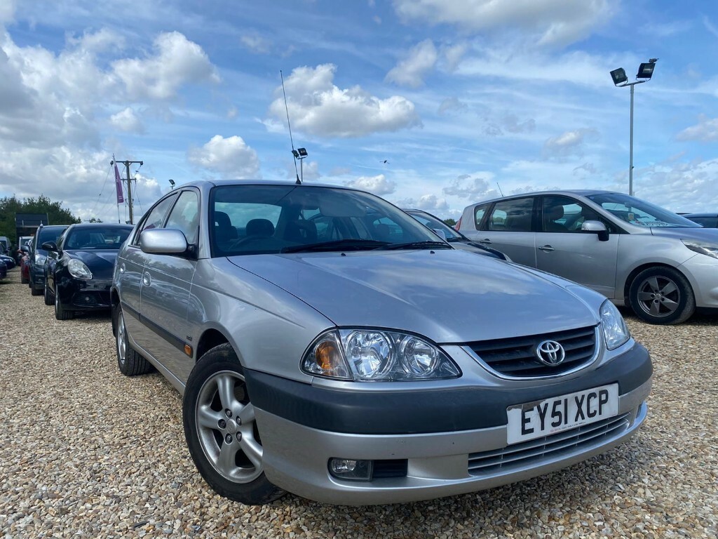 Compare Toyota Avensis Saloon 1.8 Vvt-i Gls 200151 EY51XCP Silver