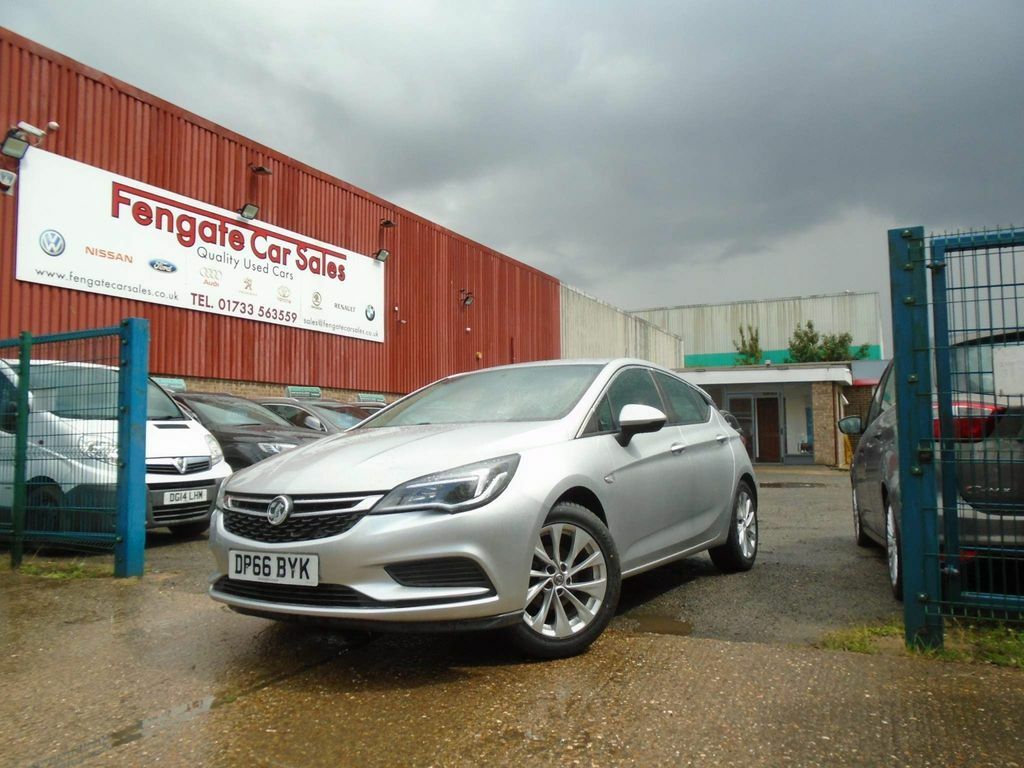 Compare Vauxhall Astra 1.0I Turbo Ecoflex Design Euro 6 Ss DP66BYK Silver