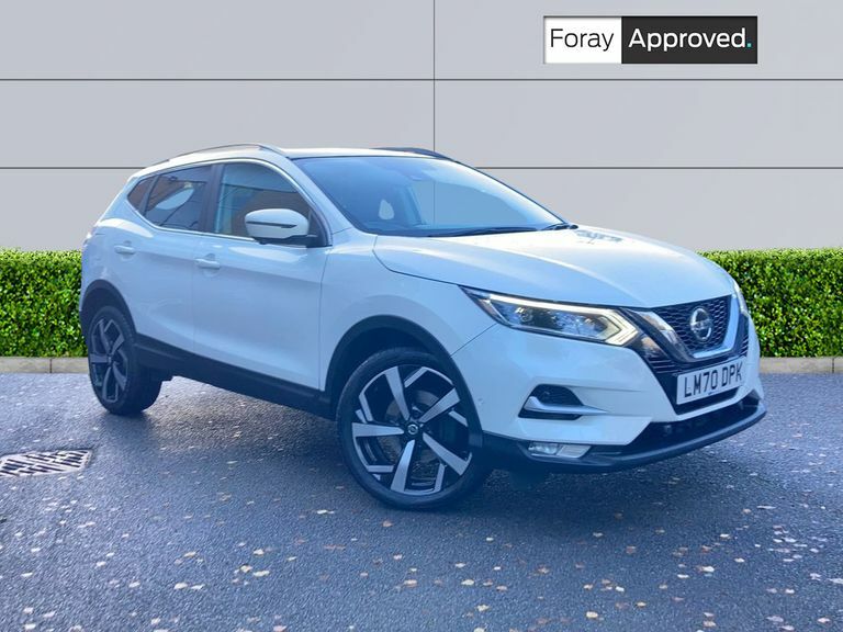 Compare Nissan Qashqai 1.3 Dig-t 160 Tekna Dct LM70DPK White