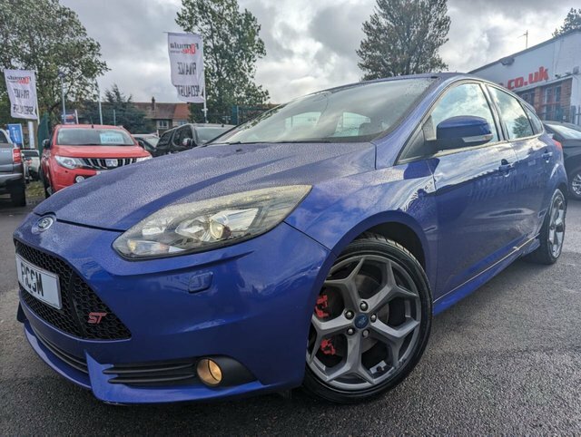 Compare Ford Focus 2.0 St-3 247 Bhp NU64RUV Blue