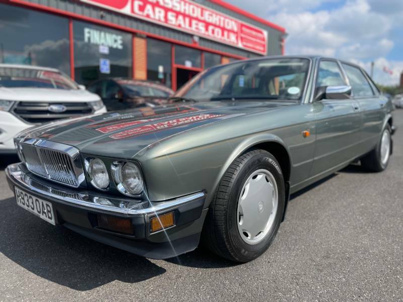 Compare Jaguar XJ 3.2 -An Outstanding Vehicle- H933OAB Green