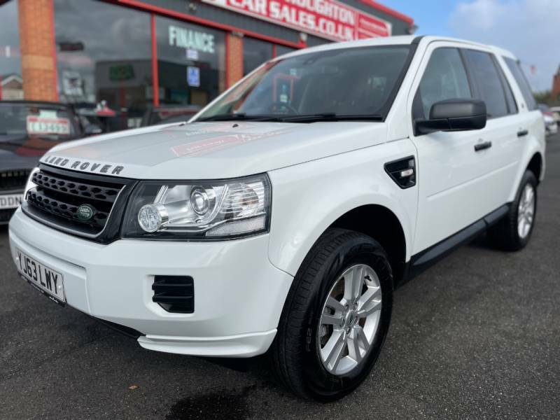 Compare Land Rover Freelander 2.2 Td4 Black And White - 1 Owner 10 Service S YJ63LWY White