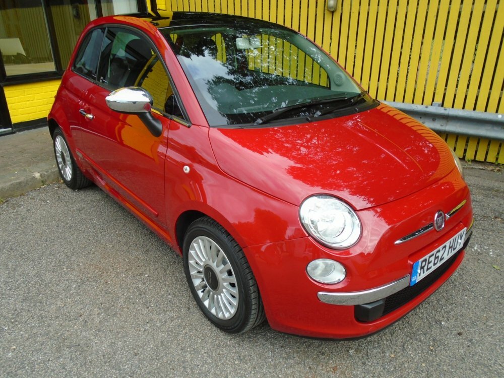 Compare Fiat 500 1.2 Lounge Start Stop RE62HUY Red