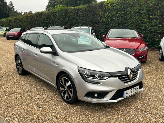 Compare Renault Megane 1.5 Iconic Dci 114 Bhp ML19TNE Silver