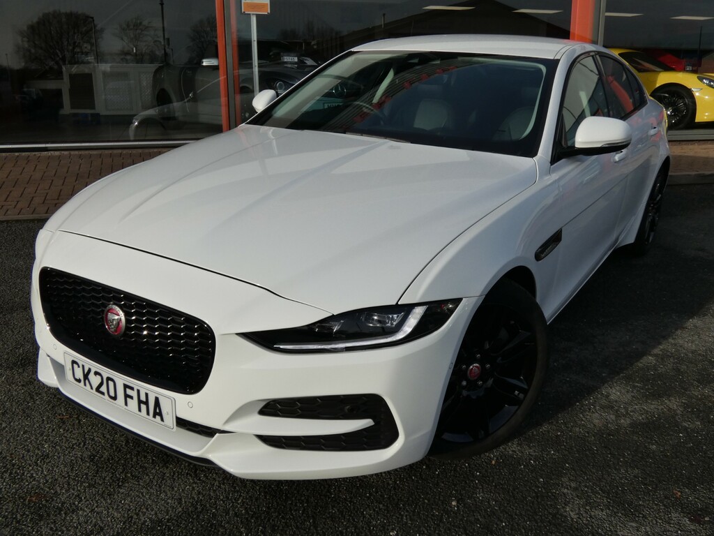 Compare Jaguar XE Se Only 8,842 Miles From New Privacy Glass 1 CK20FHA White