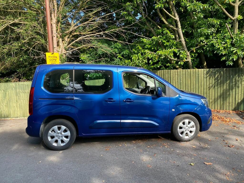 Compare Vauxhall Combo Mpv 1.5 Turbo D Blueinjection Energy Euro 6 ND20DTX Blue