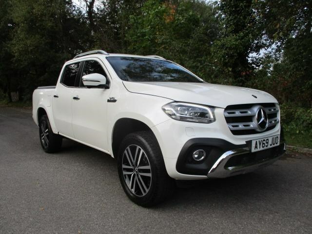Compare Mercedes-Benz X Class Class 350D V6 4Matic Power Dcab Pickup 7G-tronic AY69JUO White