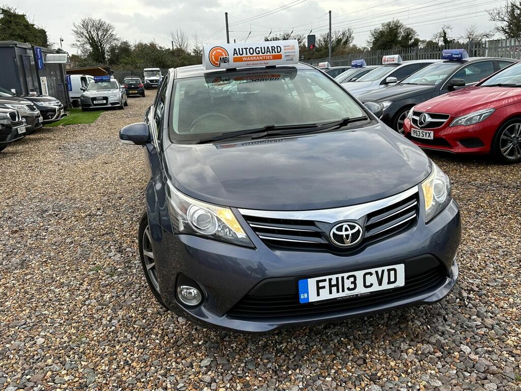 Compare Toyota Avensis Saloon 2.2 D-cat Icon Euro 5 201313 FH13CVD Blue