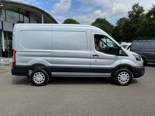 Compare Ford Transit Custom Trend 425 L2h2 68 Kwh 135 Kw 184Ps Tvl ,Driver A  Silver