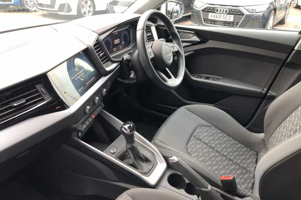 Compare Audi A1 A1 Sportback 35 Tfsi Sport VK21ABU White