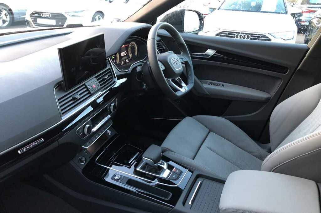 Compare Audi Q5 Q5 Sln Black Edition 50Tfsi E Quattro Sa VN73RYU Black