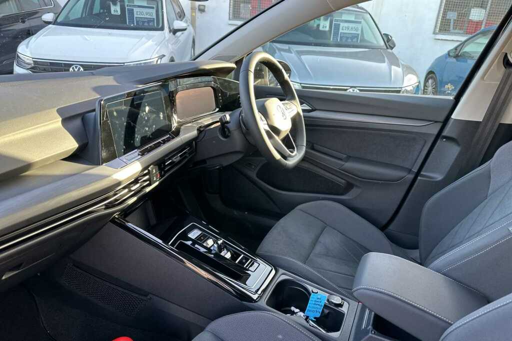 Compare Volkswagen Golf Golf Style Tsi E-hybrid VN73ZJU Black