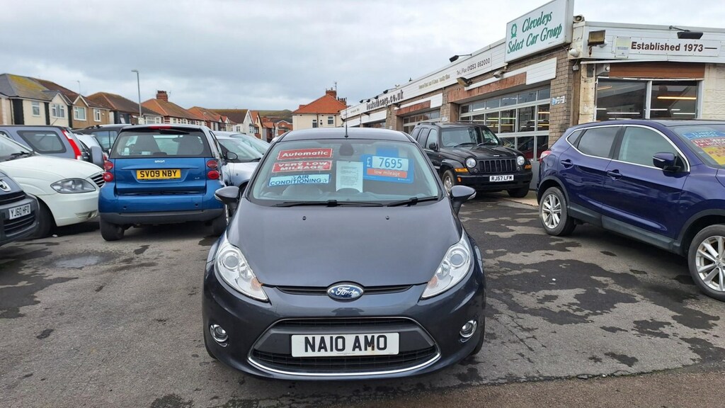Compare Ford Fiesta 1.4 Titanium 5-Door From 6,795 Retail NA10AMO Grey