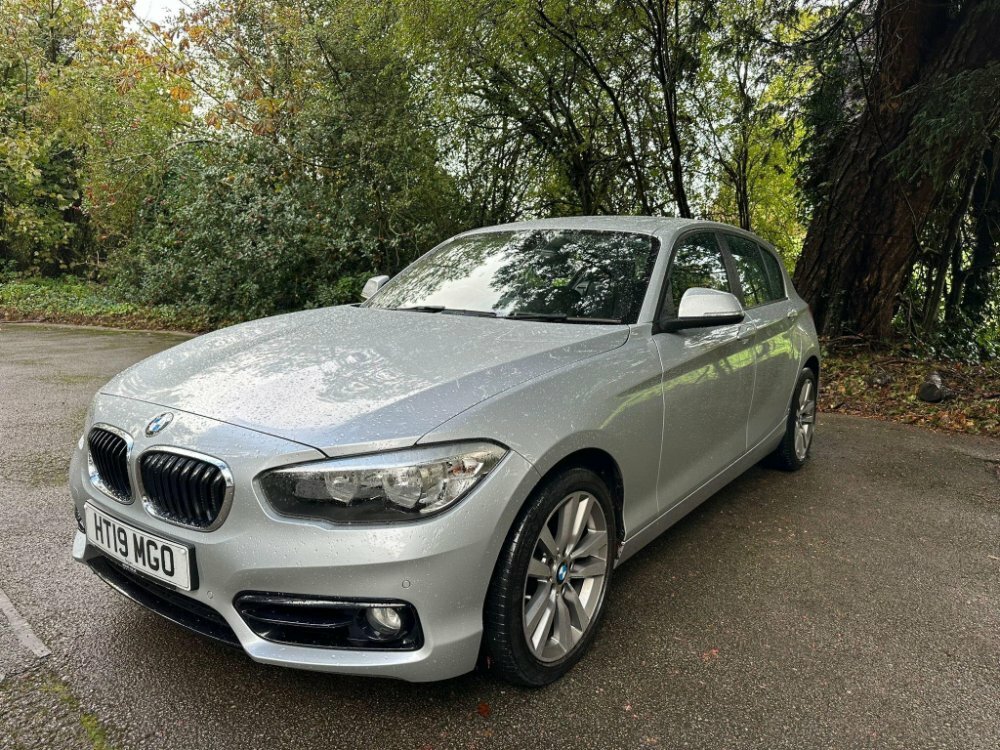 Compare BMW 1 Series 2.0 118D Sport Hatchback Euro 6 HT19MGO Silver