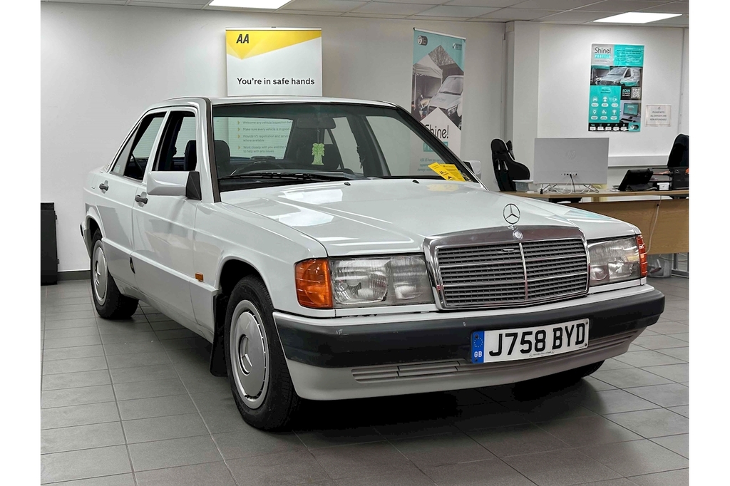 Compare Mercedes-Benz 190 E J758BYD White