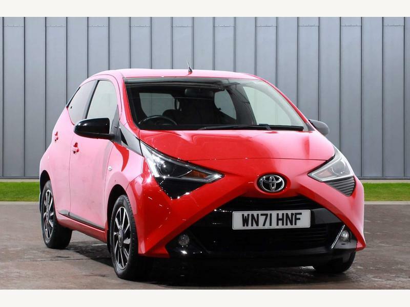 Compare Toyota Aygo 1.0 Vvt-i X-trend Euro 6 Ss 5... WN71HNF Red