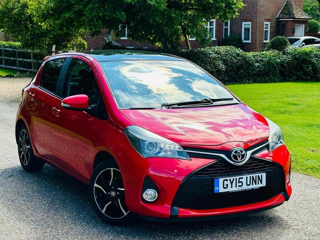 Compare Toyota Yaris 1.33 Dual Vvt-i Sport Multidrive S Euro 5 Euro GY15UNN Red