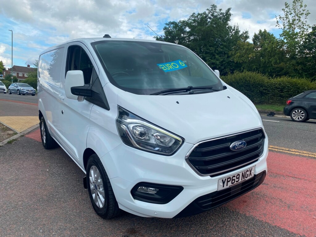 Compare Ford Transit Custom 2.0 Ecoblue 130Ps Low Roof Limited Van YP69NGX White