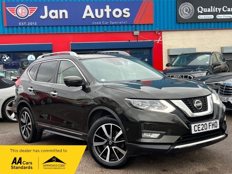Compare Nissan X-Trail Dig-t Tekna Dct CE20FHO Green