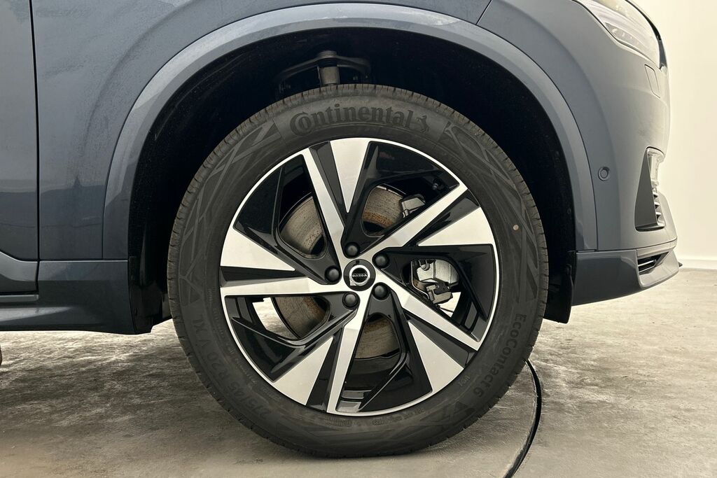 Compare Volvo XC90 Recharge Plus, T8 Awd Plug-in Hybrid, SL73AYF Blue