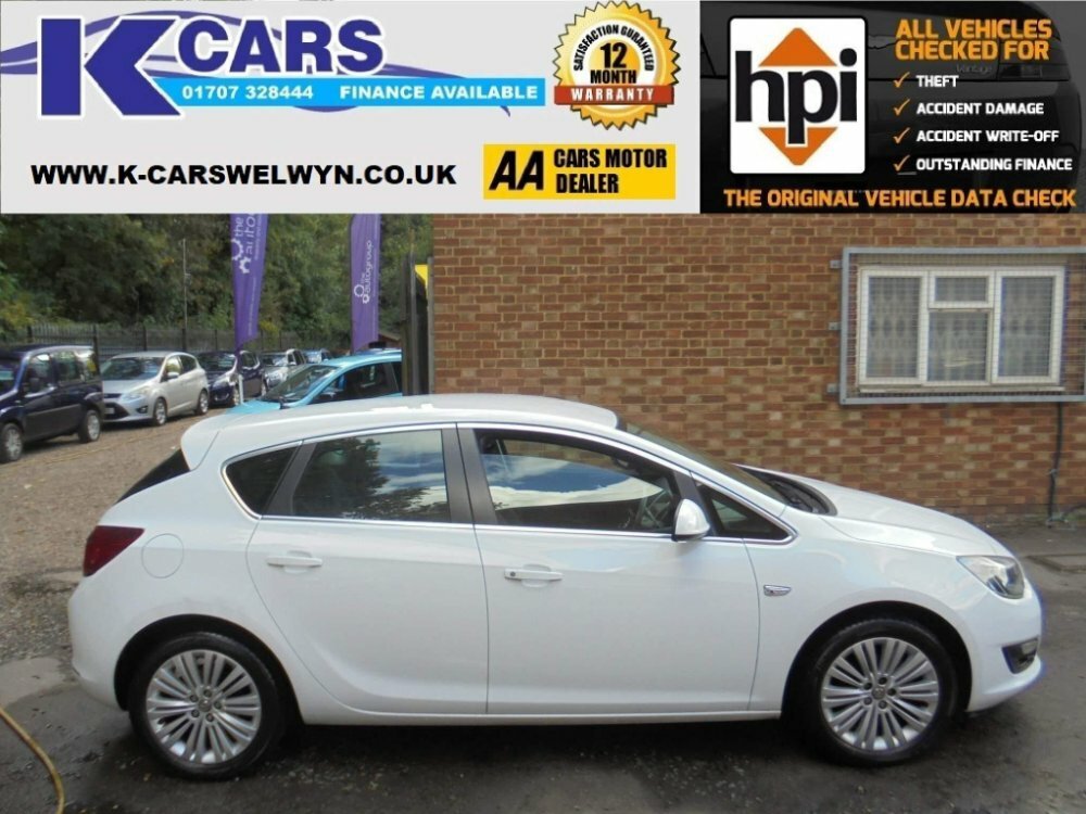 Compare Vauxhall Astra 1.6I Excite Euro 6 AF16KGE White