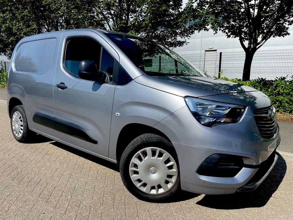 Compare Vauxhall Combo 1.5 Turbo D 2000 Sportive L1 H1 Euro 6 Ss DN69LXE Grey