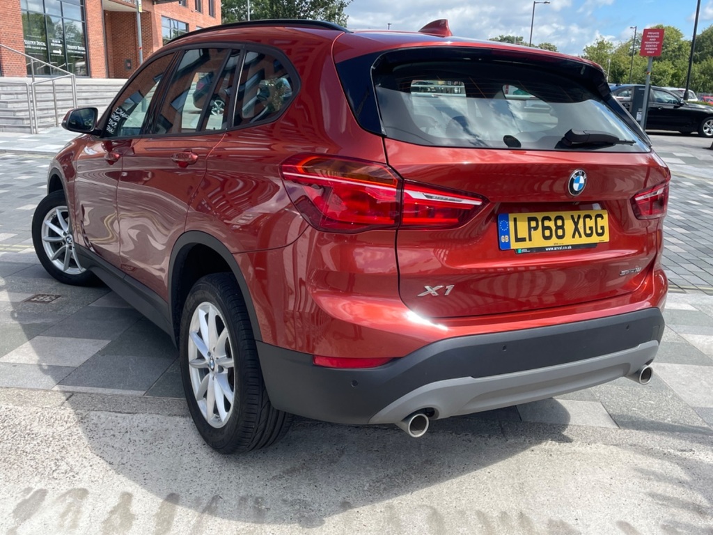 Compare BMW X1 Suv 2.0 18D Se 201968 LP68XGG Orange