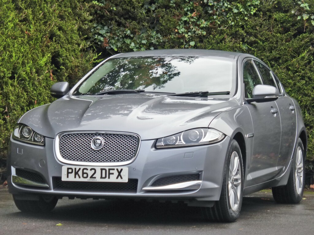 Compare Jaguar XF 2.2 D Luxury PK62DFX Grey