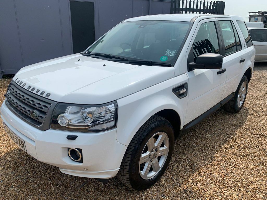 Compare Land Rover Freelander 2 2 2.2 Td4 Gs 4Wd Euro 5 Ss GY63SXR White