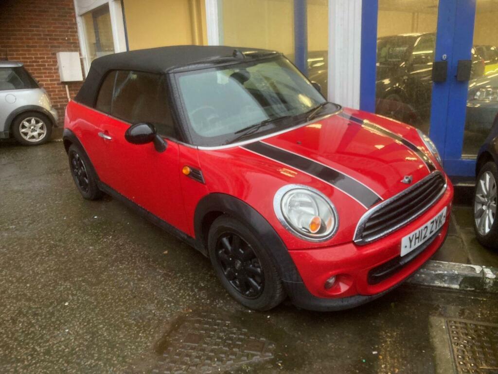 Mini Convertible 1.6 One Red #1