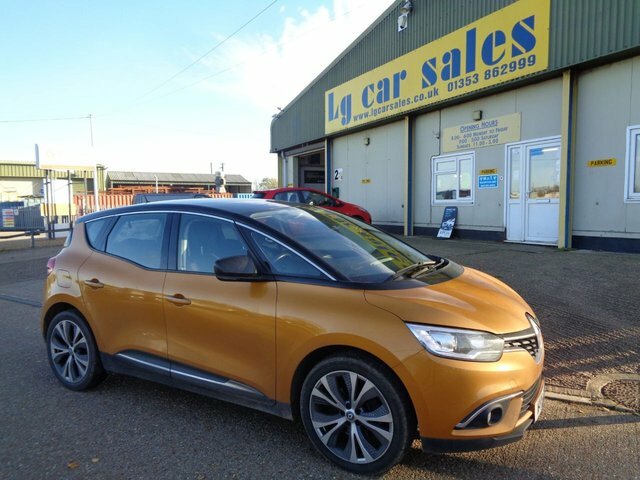 Compare Renault Scenic Scenic Dynamique Nav Tce AY18PFF Black