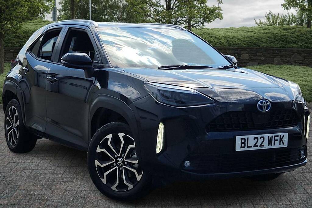 Used 2022 Toyota Yaris Cross FD22HYP YARIS CROSS DESIGN HEV AUTO on ...