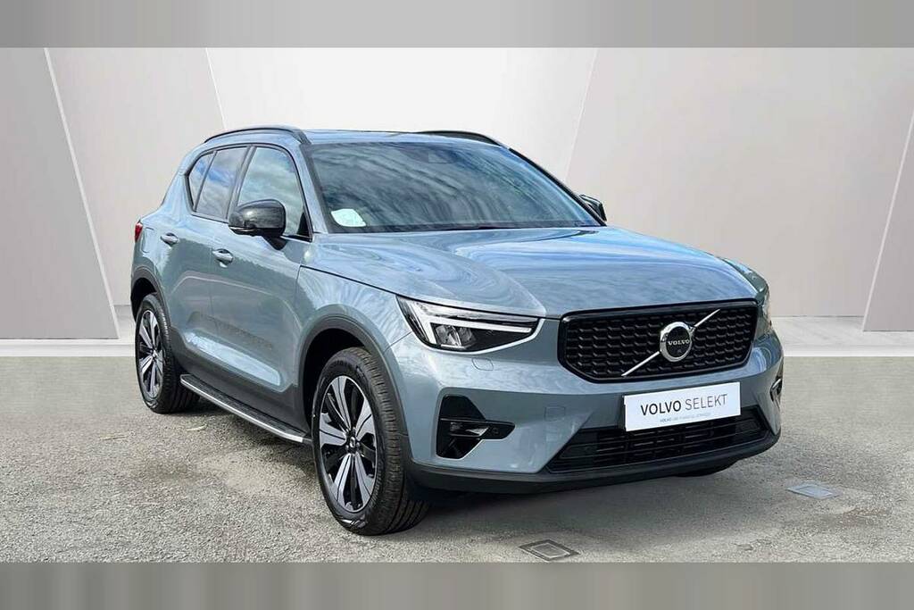 Compare Volvo XC40 1.5 T5 Recharge Phev Ultimate Dark VE23BSV Grey