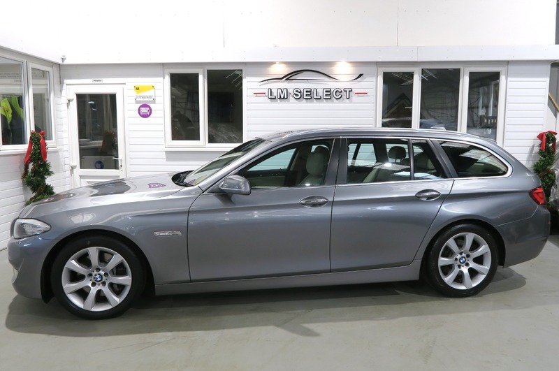 Compare BMW 5 Series 530D Se Touring 245 YH60FZR Grey