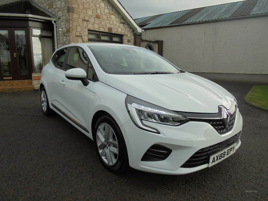 Compare Renault Clio 1.0 Tce 100 Play AX69EPY White