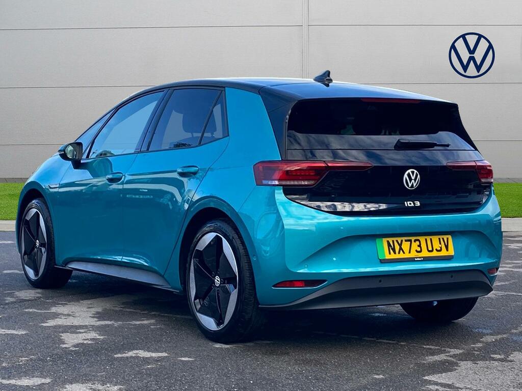Compare Volkswagen ID.3 150Kw Life Pro Perform 58Kwh 120Kw Ch NX73UJV Blue