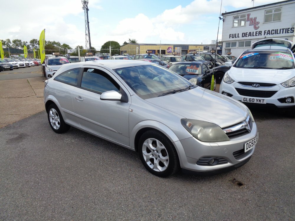 Compare Vauxhall Astra 1.6 Sxi 16V Twinport 3-Door DG55LGY Silver