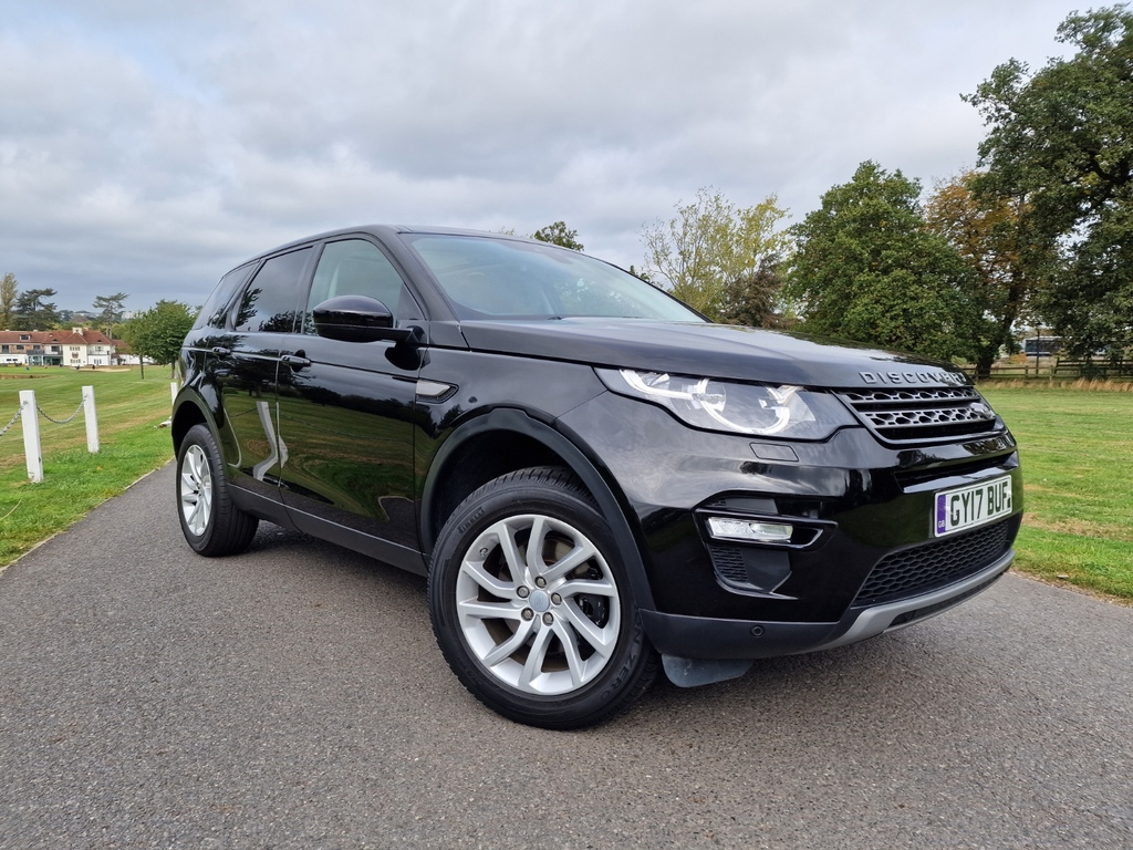 Compare Land Rover Discovery Discovery Sport Se Tech Td4 GY17BUF Black