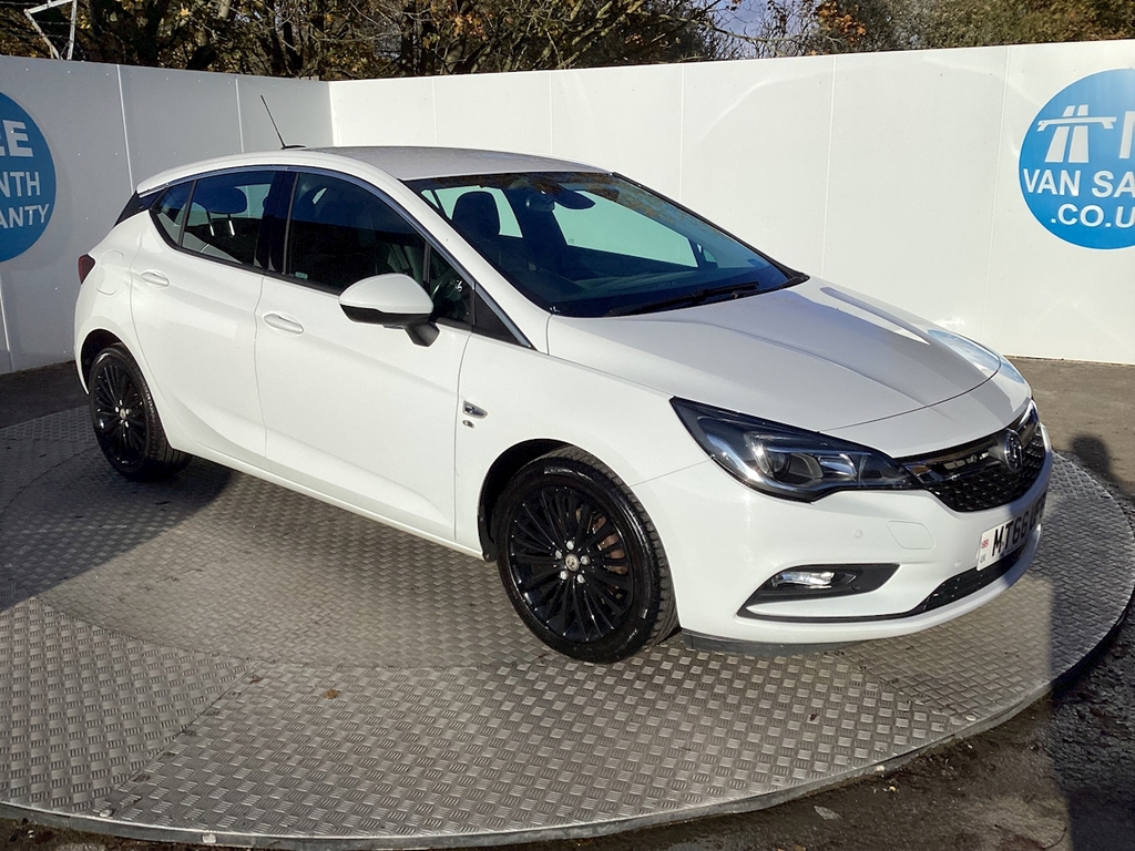 Compare Vauxhall Astra Astra Elite T MT66UFE White