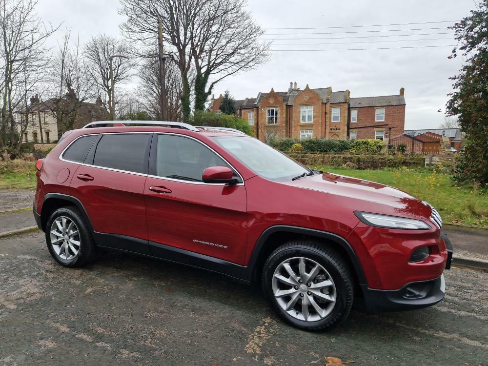 Compare Jeep Cherokee 2.2 M-jet 200 Bhp Limited 4X4 YP18LCF 