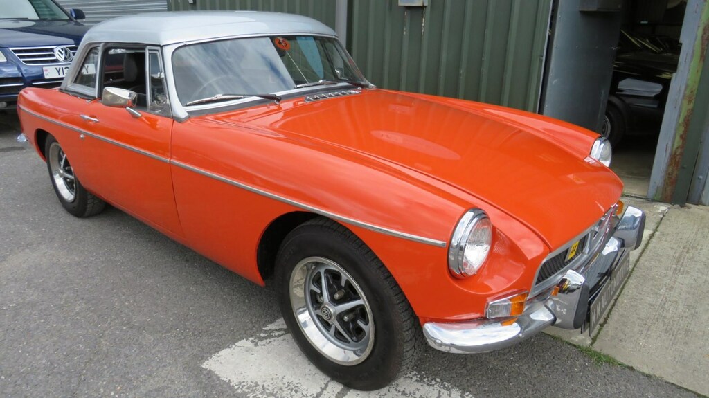 Compare MG MGB With Overdrive And Hard And Soft Top HVD567N Orange