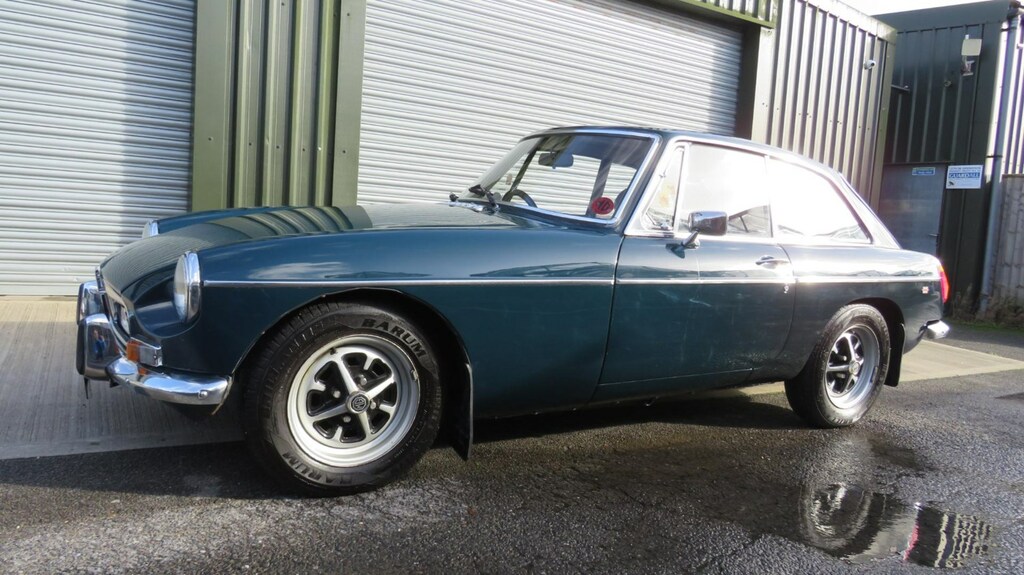 Compare MG MGB Gt Coupe With Overdrive PUD298L Green